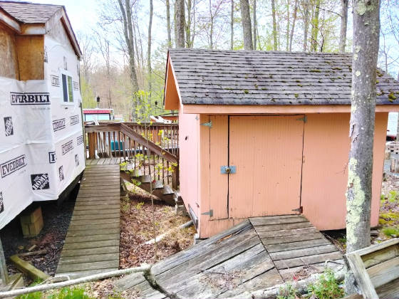 1381shed.jpg