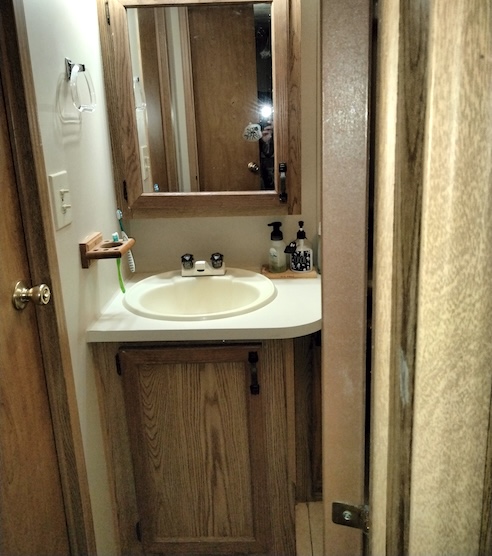 32vanity.jpg
