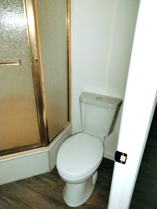 370commode.jpg